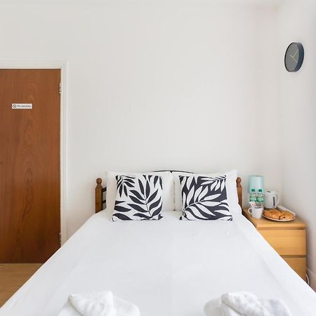 Wood Green Budget Rooms - Next To Mall & Metro Station - 10 Min To City Center Londres Extérieur photo