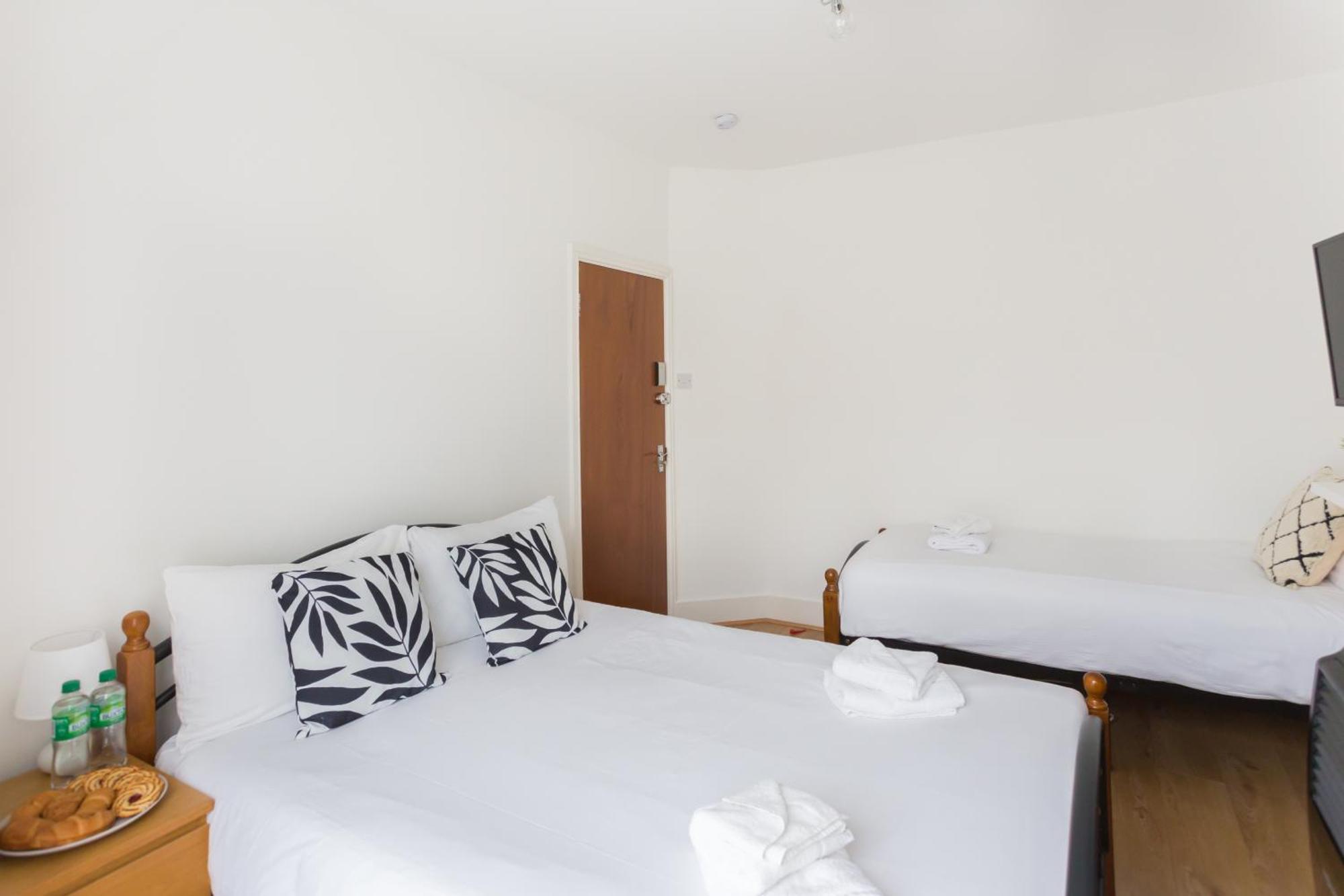 Wood Green Budget Rooms - Next To Mall & Metro Station - 10 Min To City Center Londres Extérieur photo