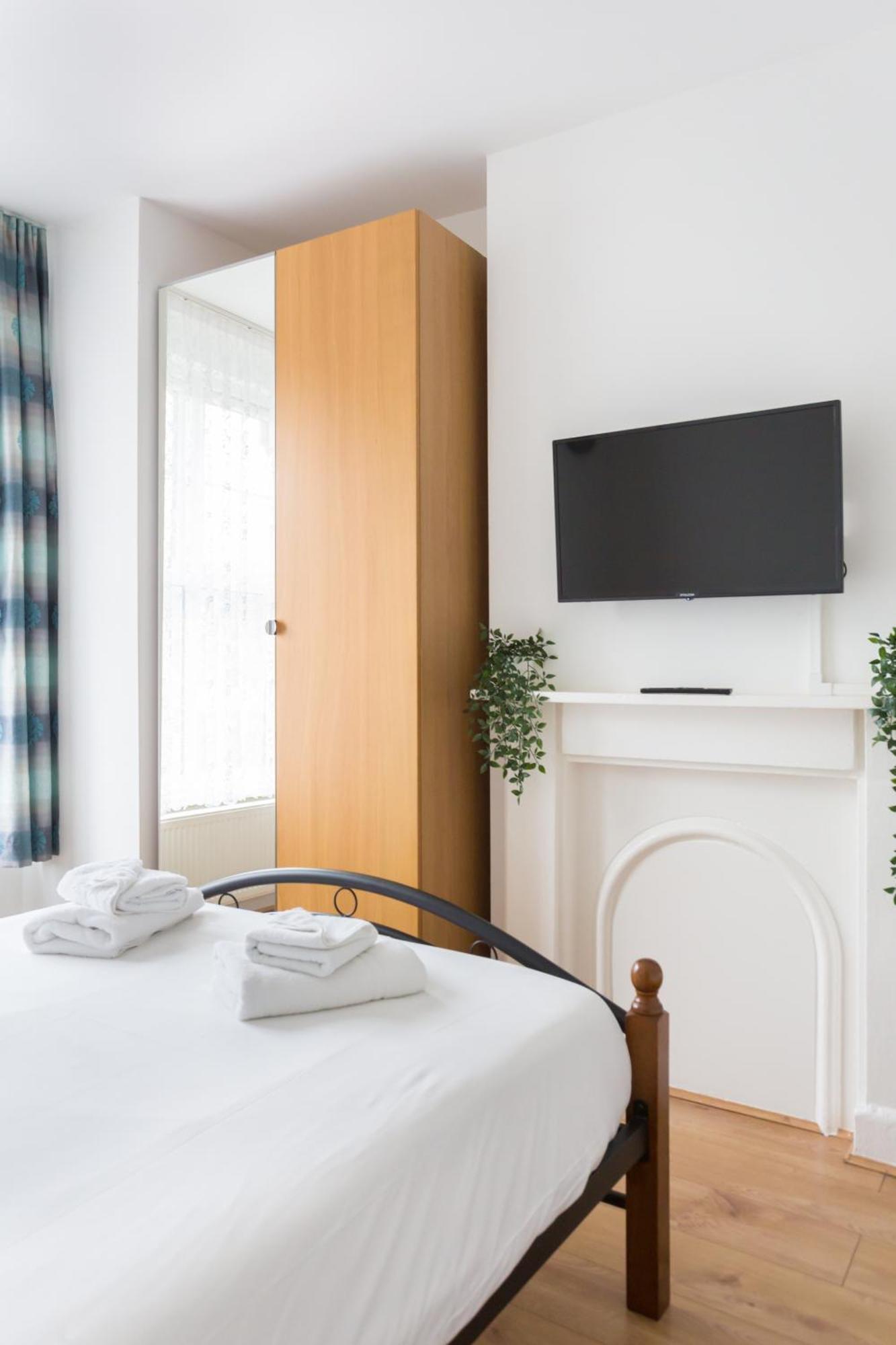 Wood Green Budget Rooms - Next To Mall & Metro Station - 10 Min To City Center Londres Extérieur photo