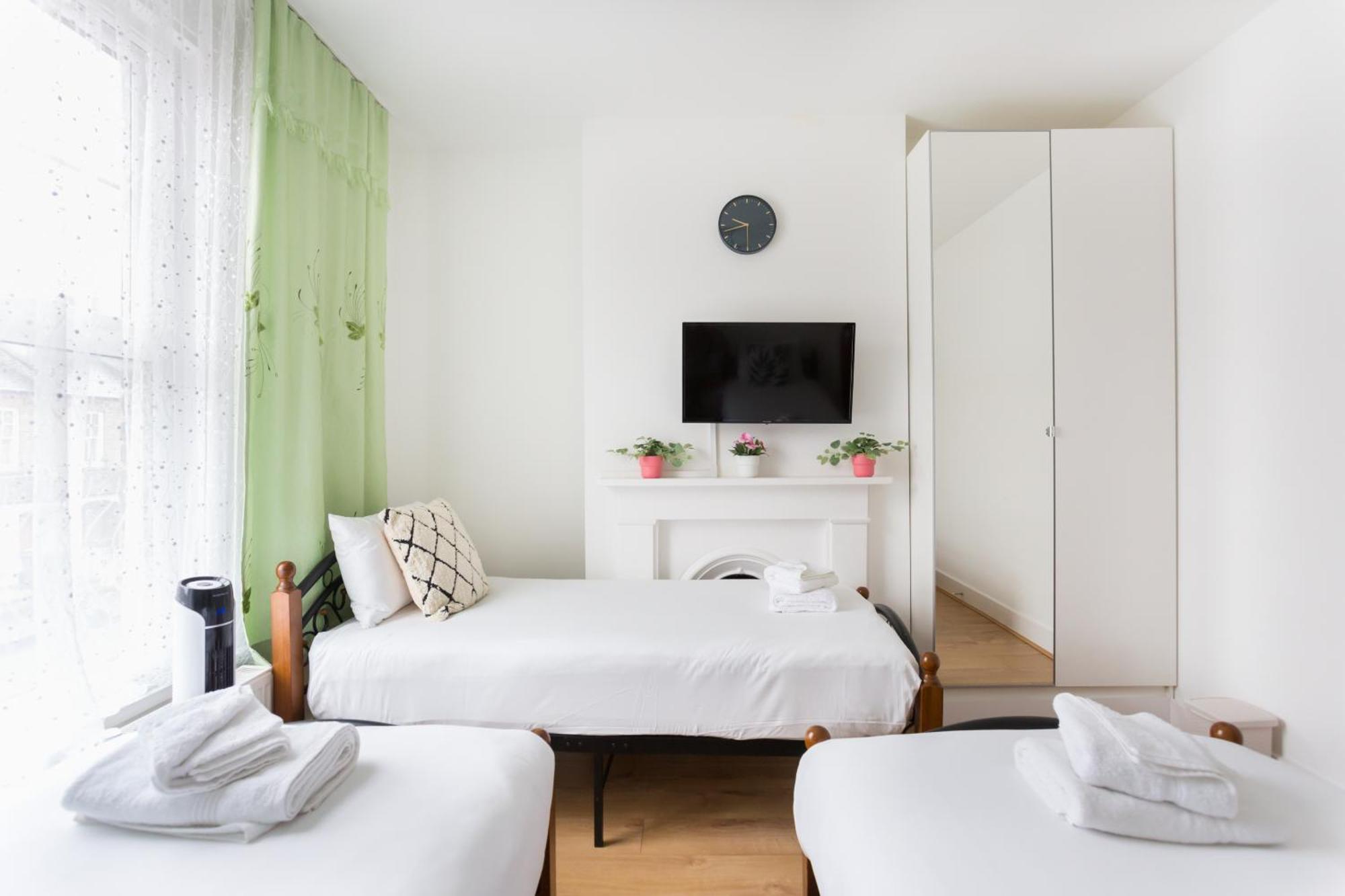 Wood Green Budget Rooms - Next To Mall & Metro Station - 10 Min To City Center Londres Extérieur photo