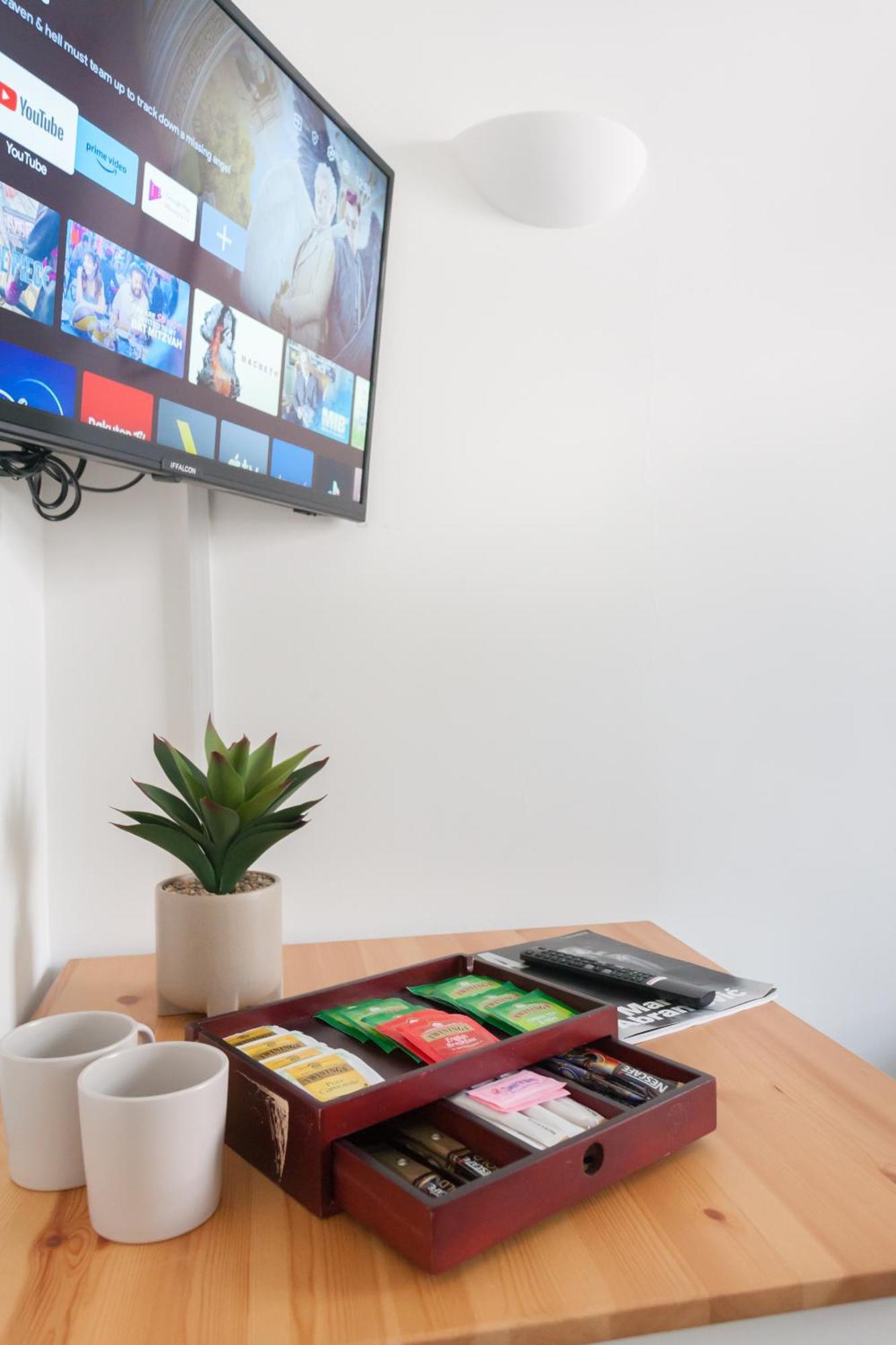 Wood Green Budget Rooms - Next To Mall & Metro Station - 10 Min To City Center Londres Extérieur photo