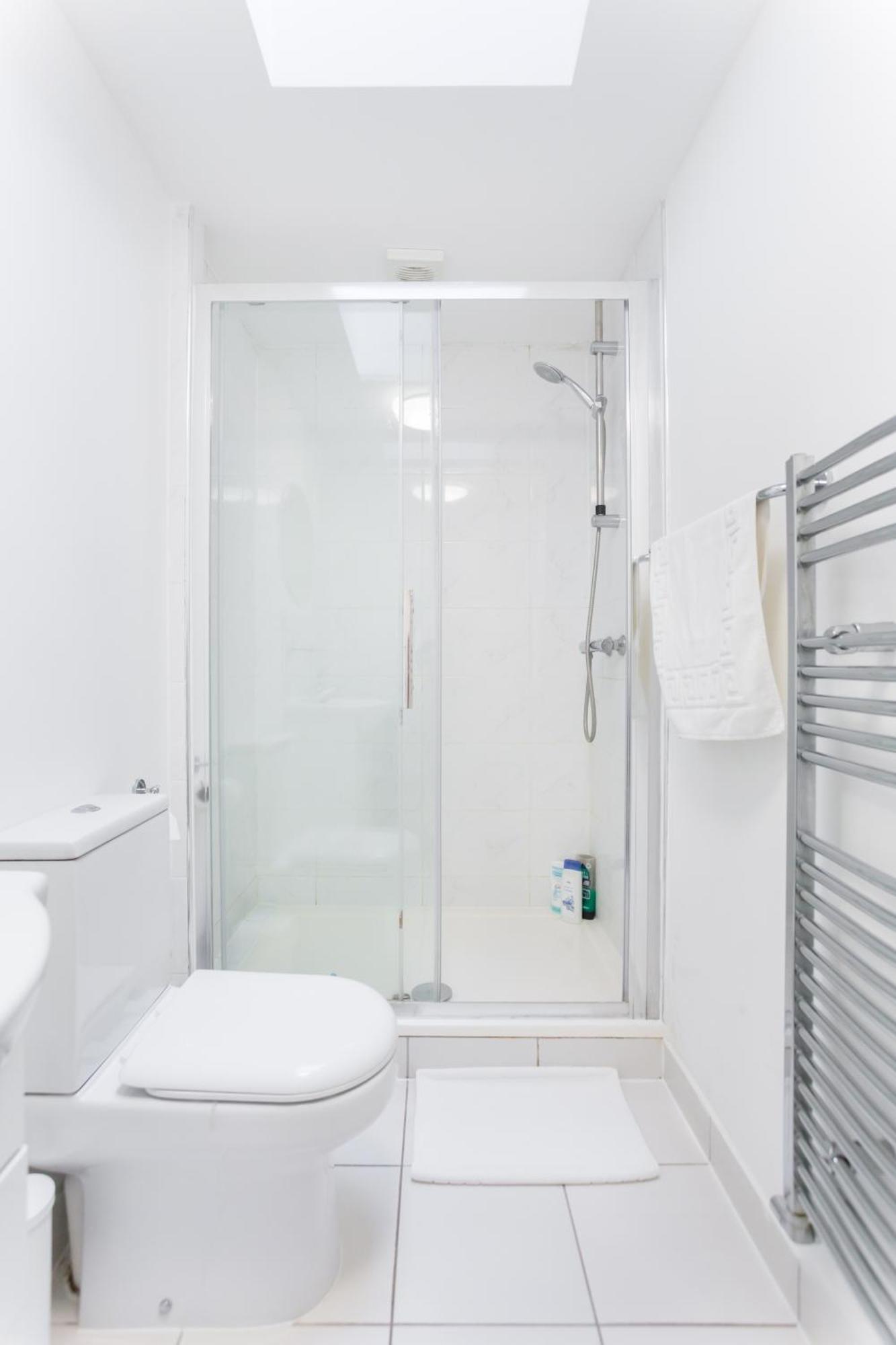 Wood Green Budget Rooms - Next To Mall & Metro Station - 10 Min To City Center Londres Extérieur photo