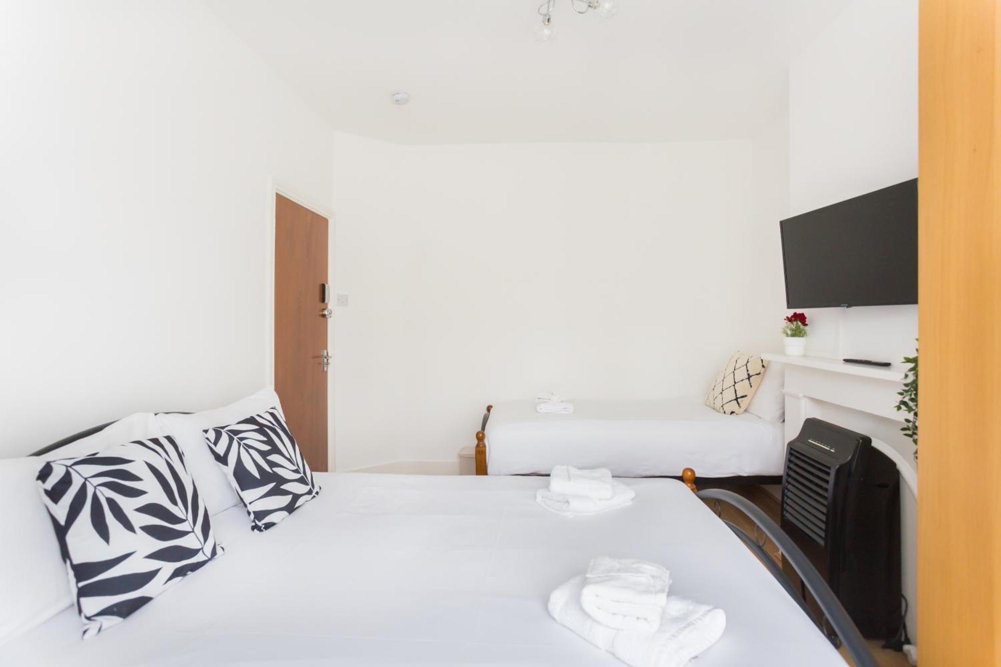 Wood Green Budget Rooms - Next To Mall & Metro Station - 10 Min To City Center Londres Extérieur photo