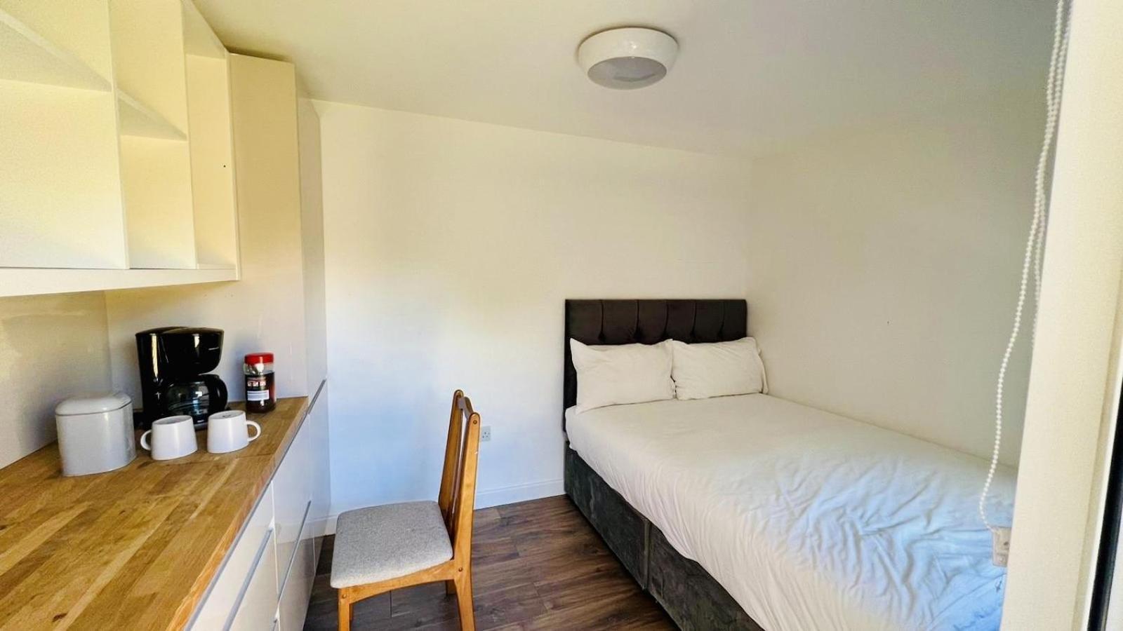 Wood Green Budget Rooms - Next To Mall & Metro Station - 10 Min To City Center Londres Extérieur photo