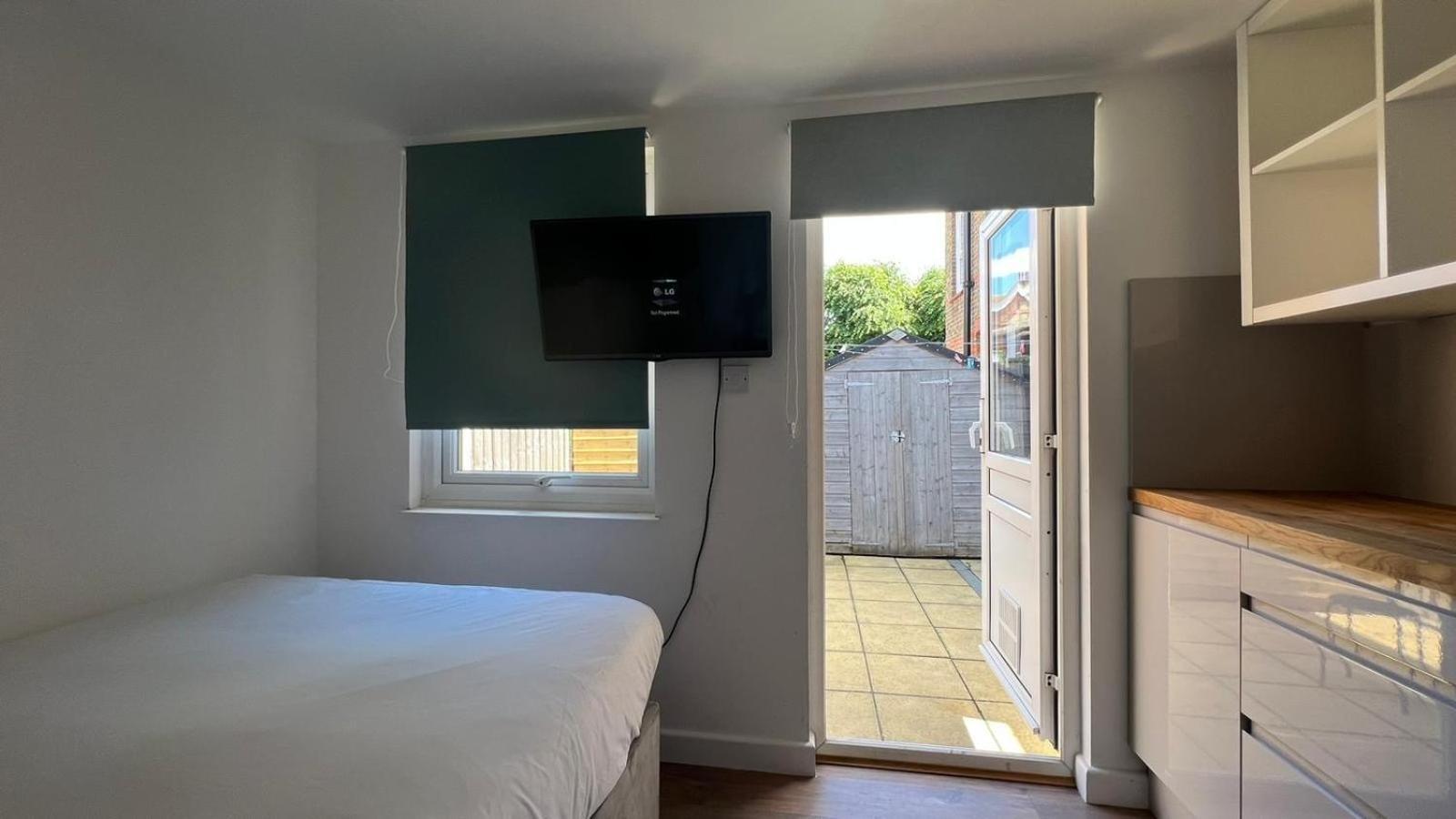 Wood Green Budget Rooms - Next To Mall & Metro Station - 10 Min To City Center Londres Extérieur photo