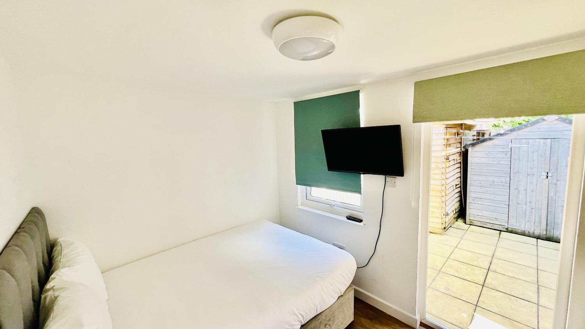 Wood Green Budget Rooms - Next To Mall & Metro Station - 10 Min To City Center Londres Extérieur photo